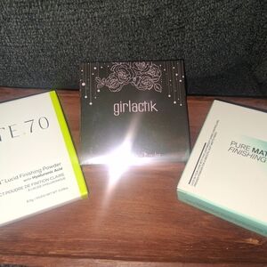 Girlactik Pressed Face Powder - Black Compact with Rose Design